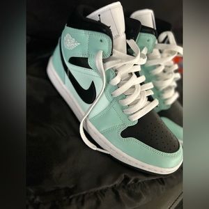 Air Jordan 1